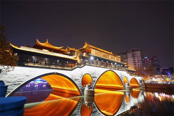 亮化工程對社會發(fā)展起到什么作用？